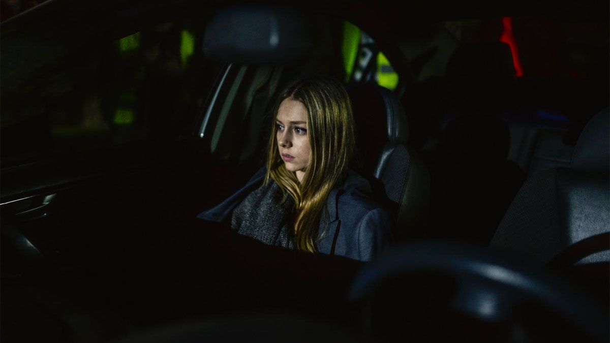 La tensión está presente en todo momento en la película Cuando los ángeles duermen, de Netflix. La tensión está presente en todo momento en la película Cuando los ángeles duermen, de Netflix.