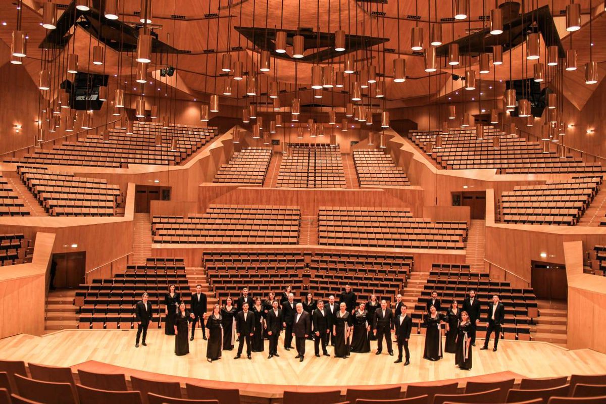 El Estudio Vocal Universitario de Mendoza tiene 27 años de trayectoria y fue convocado para grabar y cantar una obra coral inspirada en Messi. El Estudio Vocal Universitario de Mendoza tiene 27 años de trayectoria y fue convocado para grabar y cantar una obra coral inspirada en Messi.