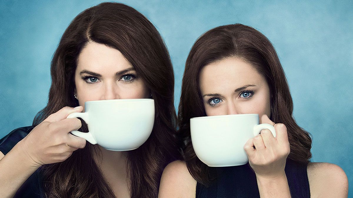 Lauren Graham y Alexis Bledel interpretan a Lorelai Gilmore y Rory Gilmore en la miniserie de Netflix.