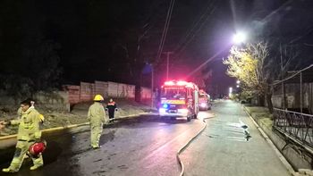 Dos heridos y pérdidas totales tras el incendio de una casa en Guaymallén