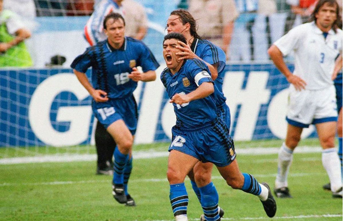 Goleada a Grecia, de azul, en Estados Unidos