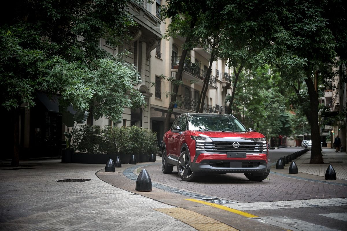 Yacopini Mirai es concesionario oficial de Nissan y lidera el mercado automotor con sus ventas.