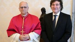 Javier Milei envía su apoyo al Papa León XIV antes de su cirugía.