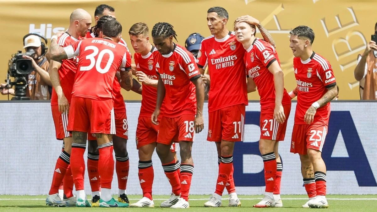 El Benfica celebra el gol que lo llevó a octavos.