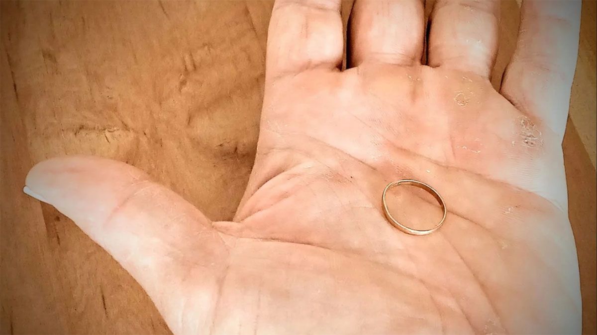 El anillo encontrado en el fondo del lago escondía una de tantas historias de amor