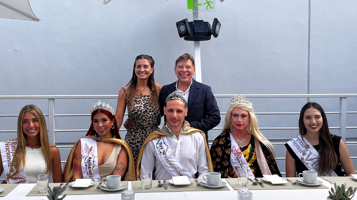 Por primera vez se realizó el Desayuno de la Realeza, donde compartieron un agasajo en un conocido hotel céntrico.