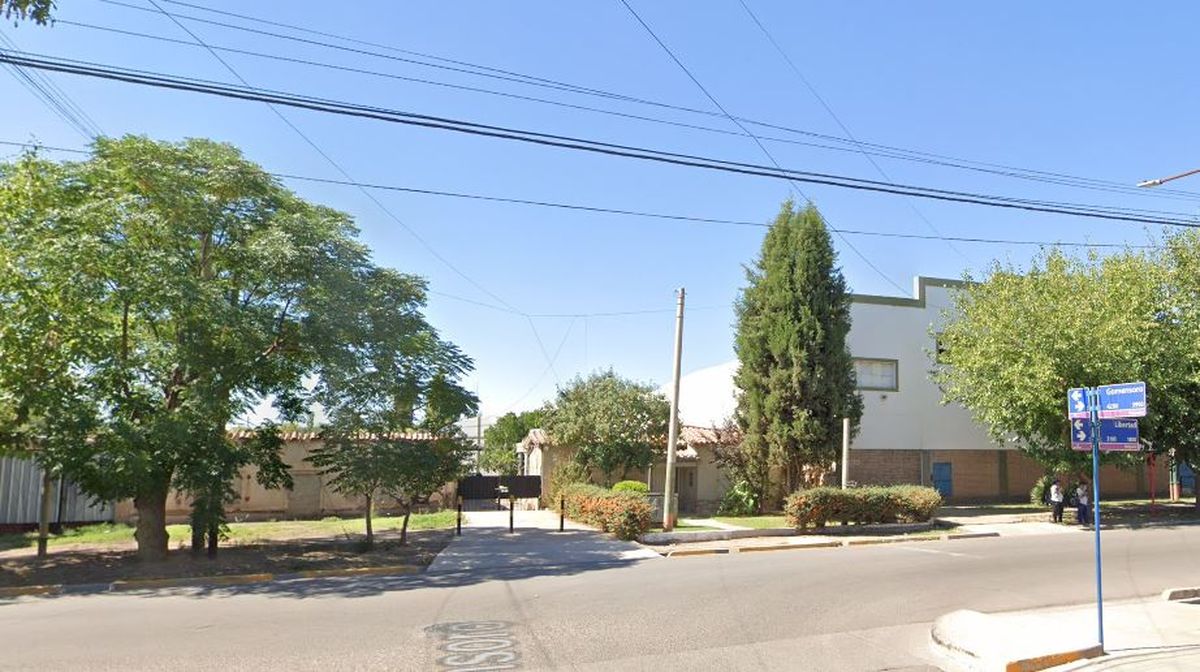 En Libertad y Gomensoro, de Villa Nueva, ocurrió el accidente de tránsito. En Libertad y Gomensoro, de Villa Nueva, ocurrió el accidente de tránsito.