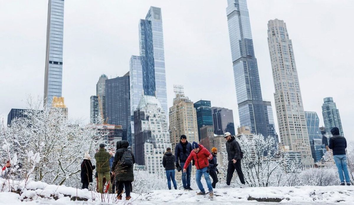 Nueva York, amaneció toda nevada en navidad. Pero para Año Nuevo se esperan temperaturas más cálidas y lluvias.