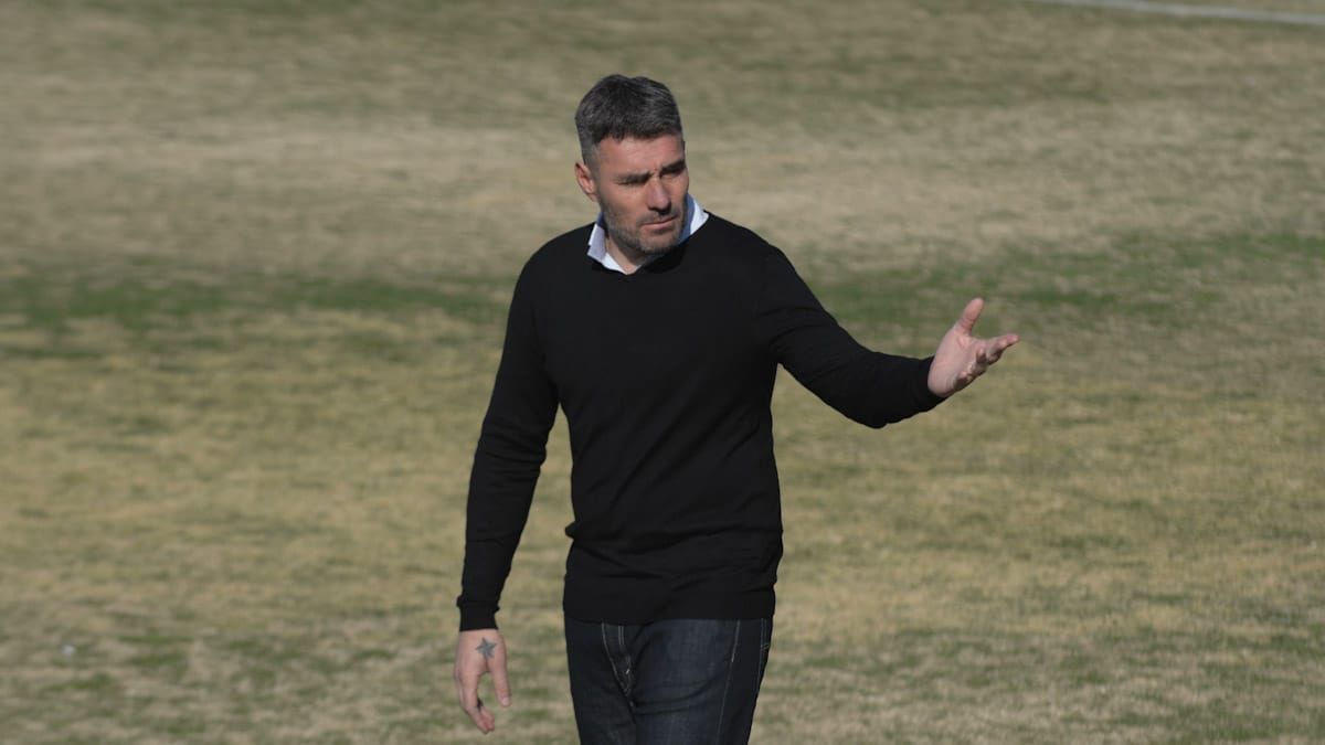 Diego Pozo, DT de Gimnasia y Esgrima, comparti&oacute; con Messi la Selecci&oacute;n Argentina (UNO/Mart&iacute;n Pravata)
