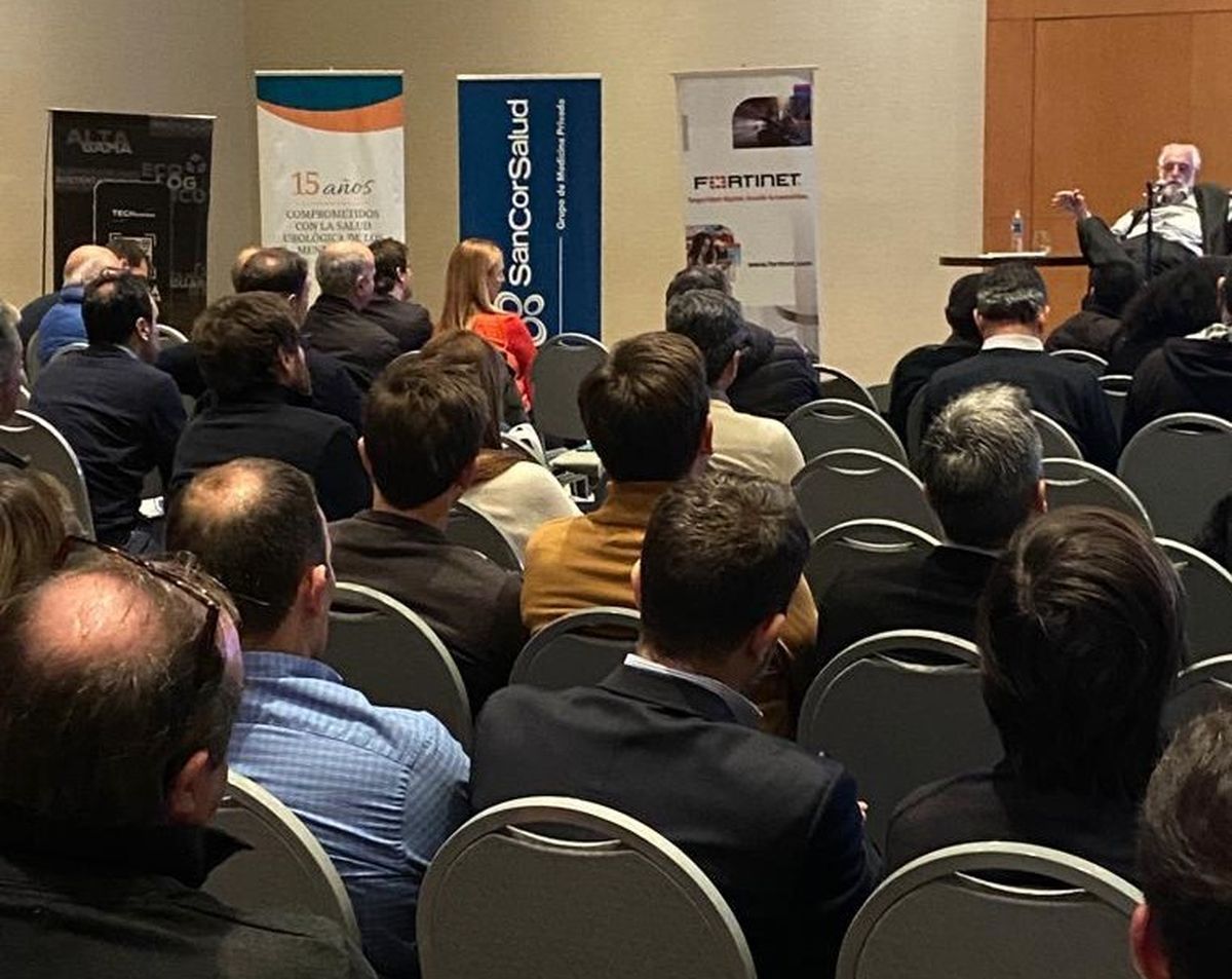 En el marco de su charla “Política y Economía, de aquí en más”, Juan Carlos De Pablo visitó la provincia invitado por AEM.