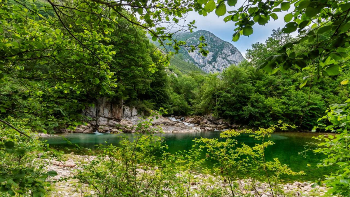 La Olla de San Vicente tiene una imponente piscina natural y forma parte del patrimonio natural de Asturias.