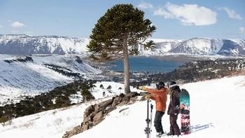 Caviahue aprovecha la nieve y proyecta esquiar hasta octubre Caviahue aprovecha la nieve y proyecta esquiar hasta octubre