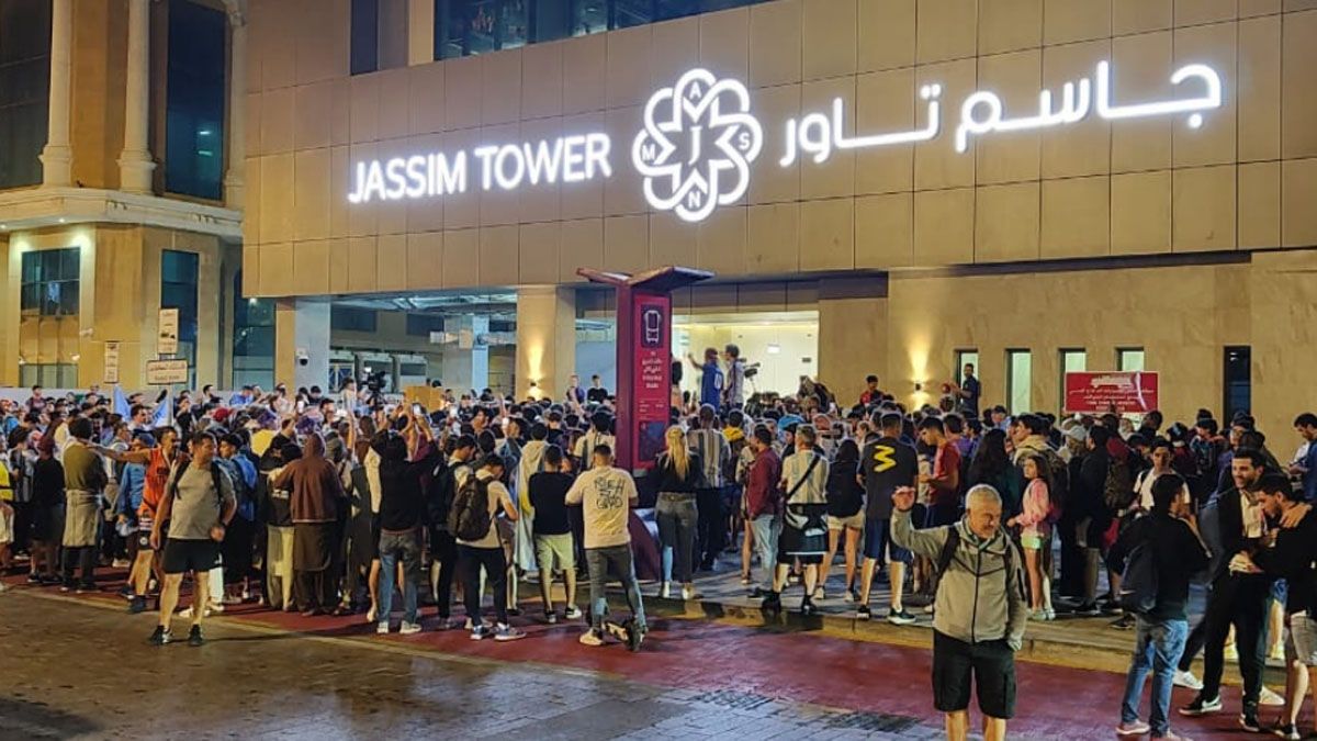 La manifestación fue en el hotel donde se alojan dirigentes de AFA en el Mundial Qatar 2022