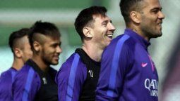 Messi se entrenó sin problemas junto a sus compañeros en el Barcelona