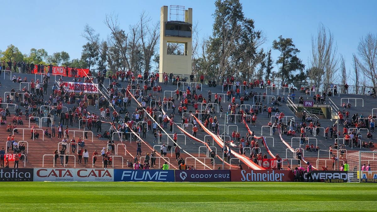 Los neutrales fueron llegando desde temprano al Malvinas