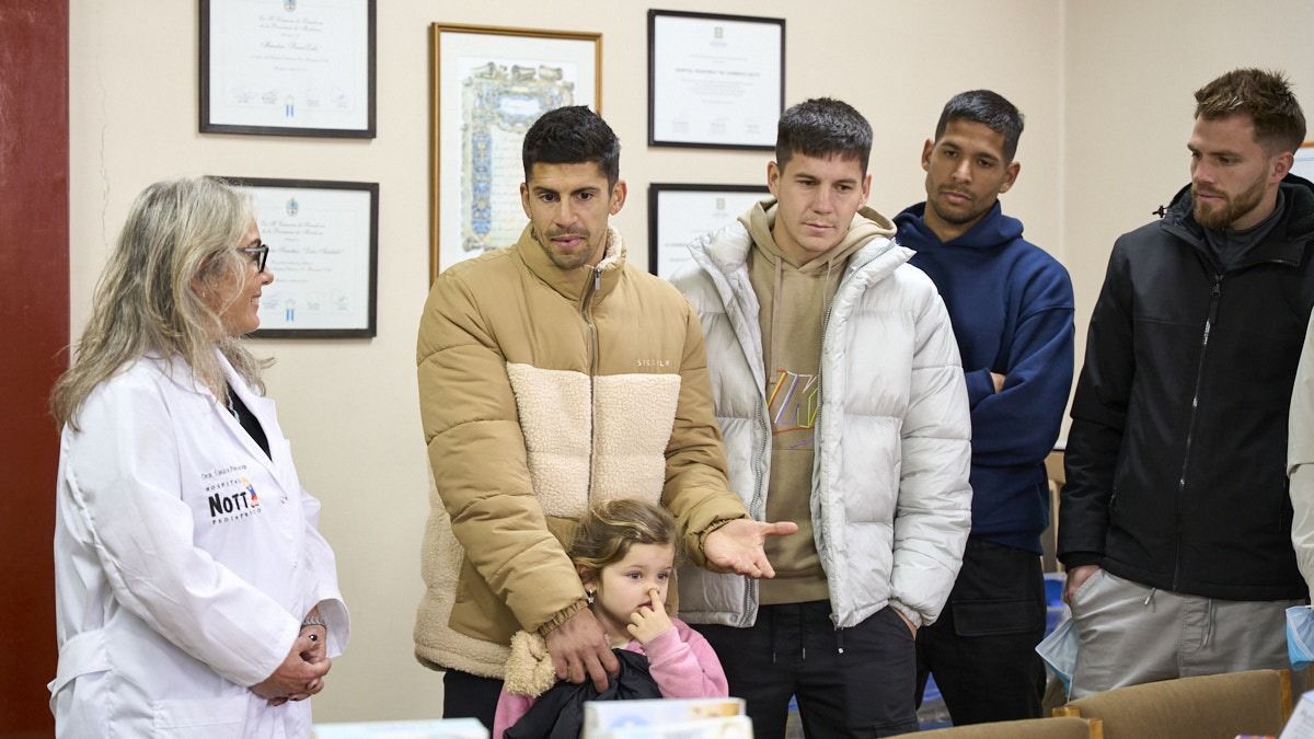 Las autoridades del Hospital Notti recibieron a los representantes de Independiente Rivadavia y la Fundación Grupo América. Las autoridades del Hospital Notti recibieron a los representantes de Independiente Rivadavia y la Fundación Grupo América.