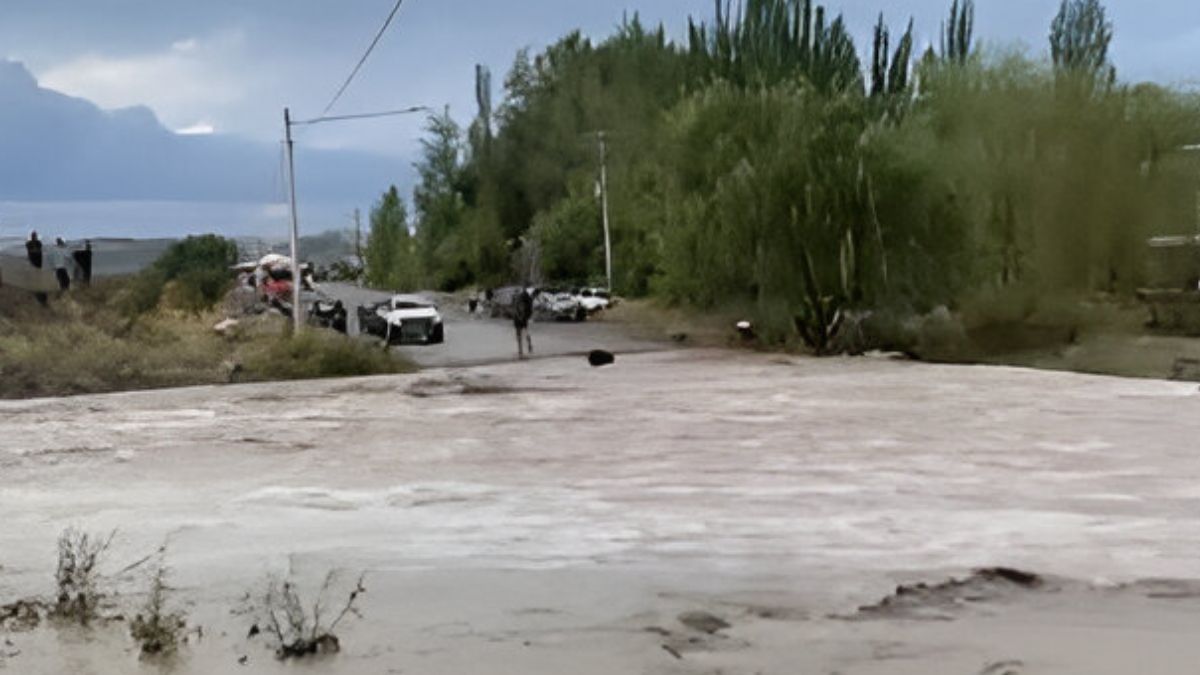 La lluvia provocó una crecida del río Anchayuyo, que llevó a las autoridades a cerrar la ruta 86, la arteria que conduce a uno de los ingresos a Tupungato.
