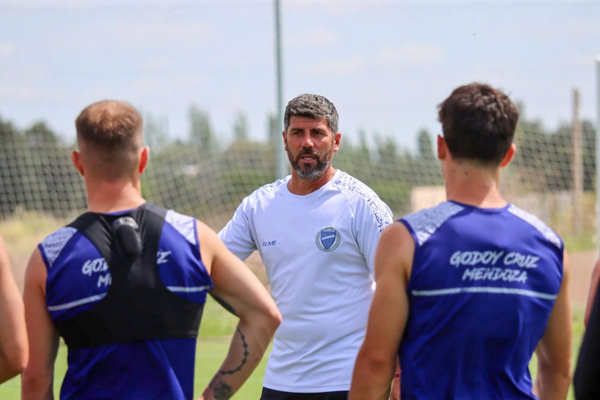 Ernesto Pedernera tendrá  su debut como entrenador de Godoy Cruz ante el puntero Vélez