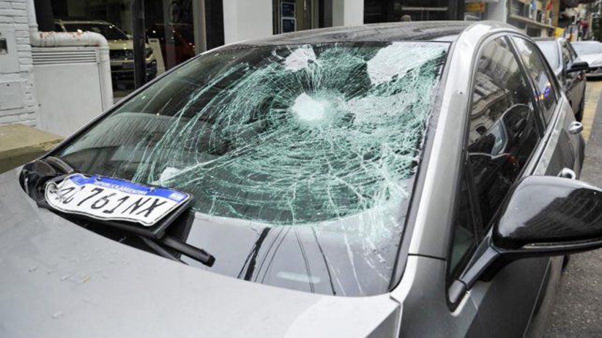 Denis Rodríguez no respetó las restricciones y chocó con un policía