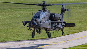Estados Unidos despliega 32 helicópteros y rompe récord en formación militar Estados Unidos despliega 32 helicópteros y rompe récord en formación militar