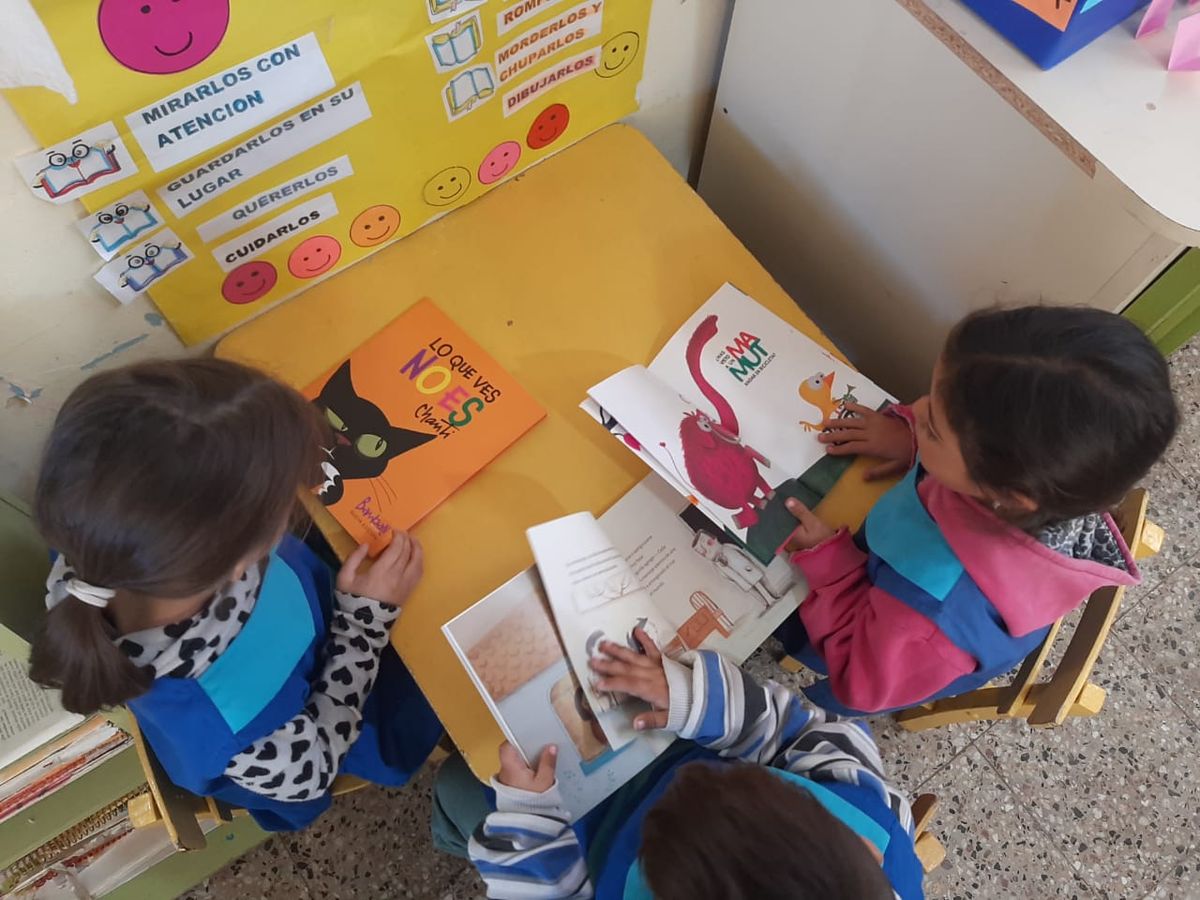 La editorial Bambalí inició su actividad literaria en el 2016 y lleva 20 libros infantiles y juveniles publicados.