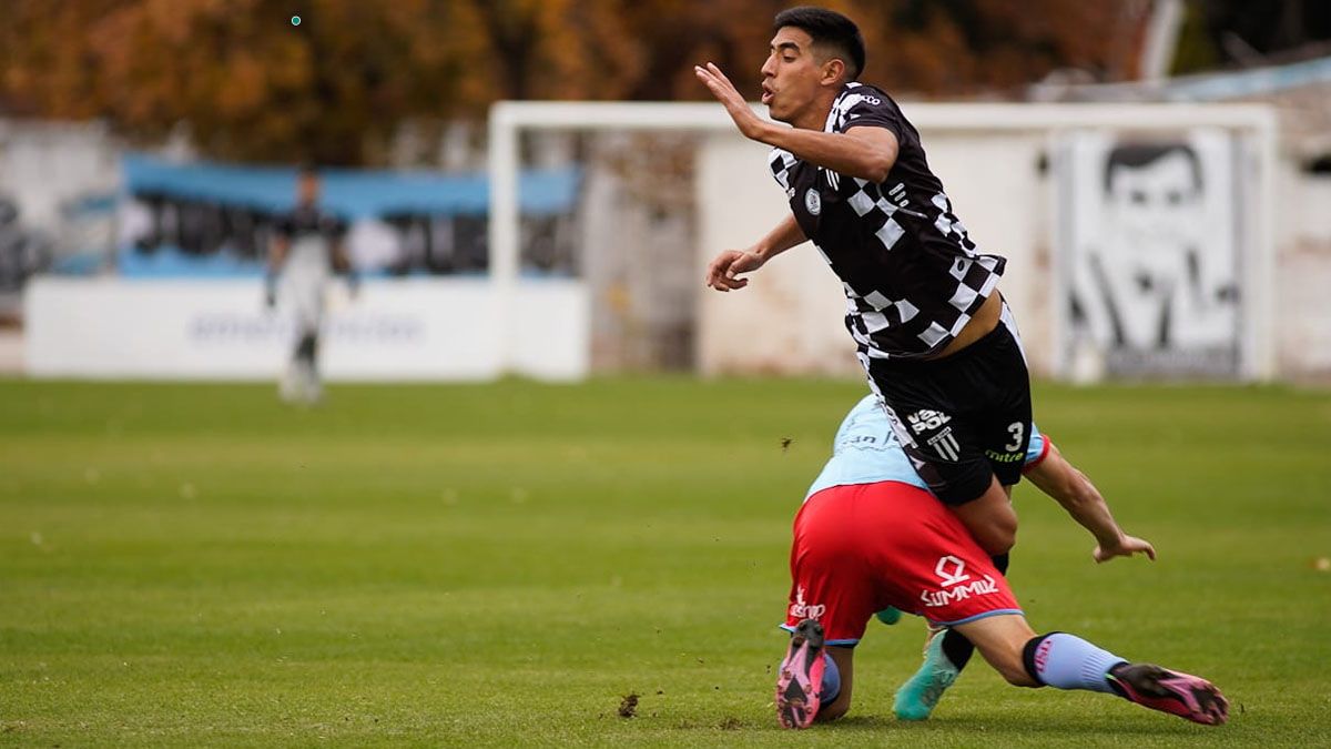Brown de Adrogué fue un duro rival para Gimnasia y Esgrima. Brown de Adrogué fue un duro rival para Gimnasia y Esgrima.