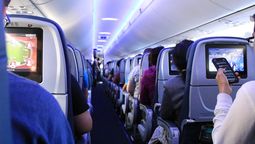 Un hombre logró viajar gratis en avión.&nbsp;Imagen: Magnific.