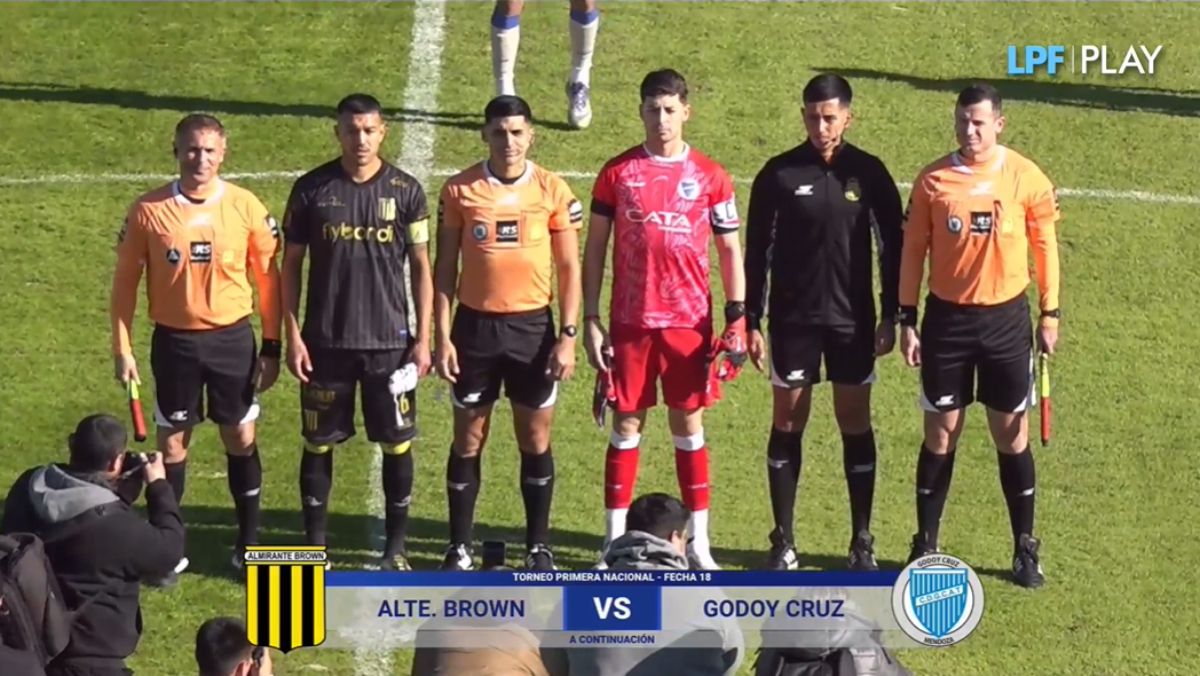 El estadio Fragata Sarmiento, de Isidro Casanova, es el escenario donde juegan Almirante Brown y Godoy Cruz por la 18ª fecha de la Primera Nacional.