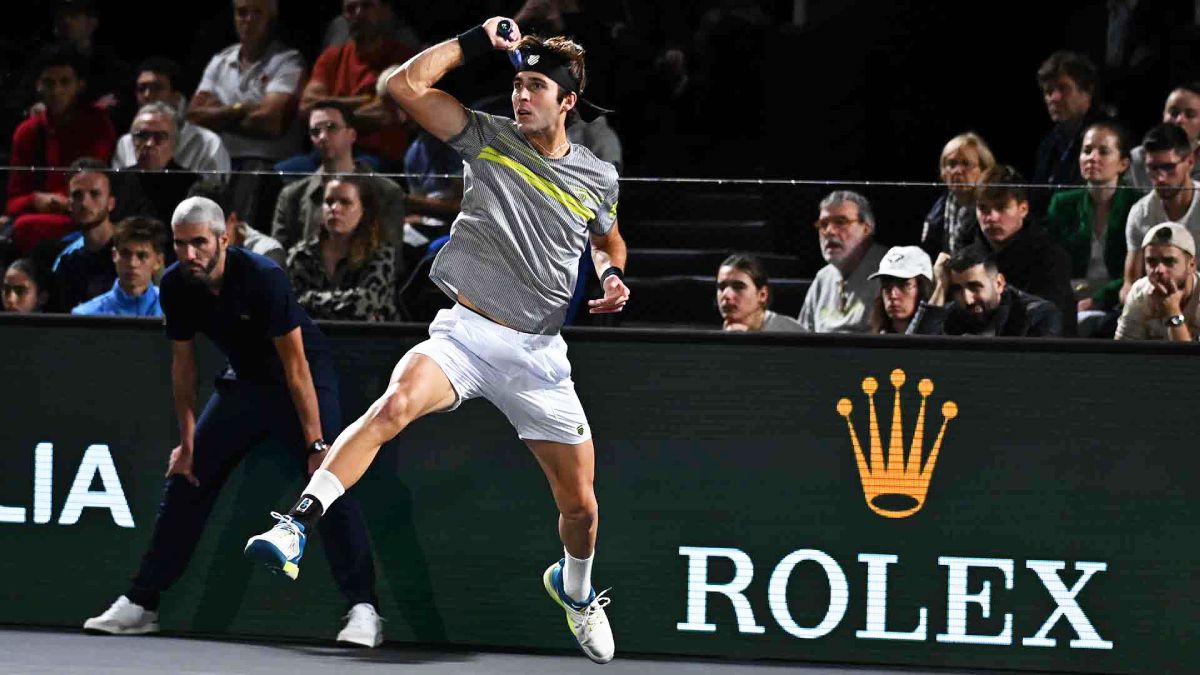 Tom&aacute;s Etcheverry gan&oacute; y sigue en el torneo ATP 250 griego.