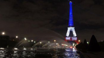 La torre Eiffel cerrada otra vez por seguridad, en medio del miedo por Isis