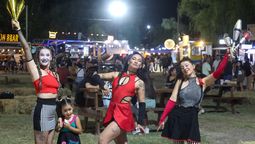 El tiempo mejoró este sábado y se confirmó la realización de festivales, como La Tonada. El tiempo mejoró este sábado y se confirmó la realización de festivales, como La Tonada.