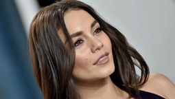 El pelo graso tiene que lavarse con regularidad, para evitar evitar problemas relacionados a la dermatitis seborreica.