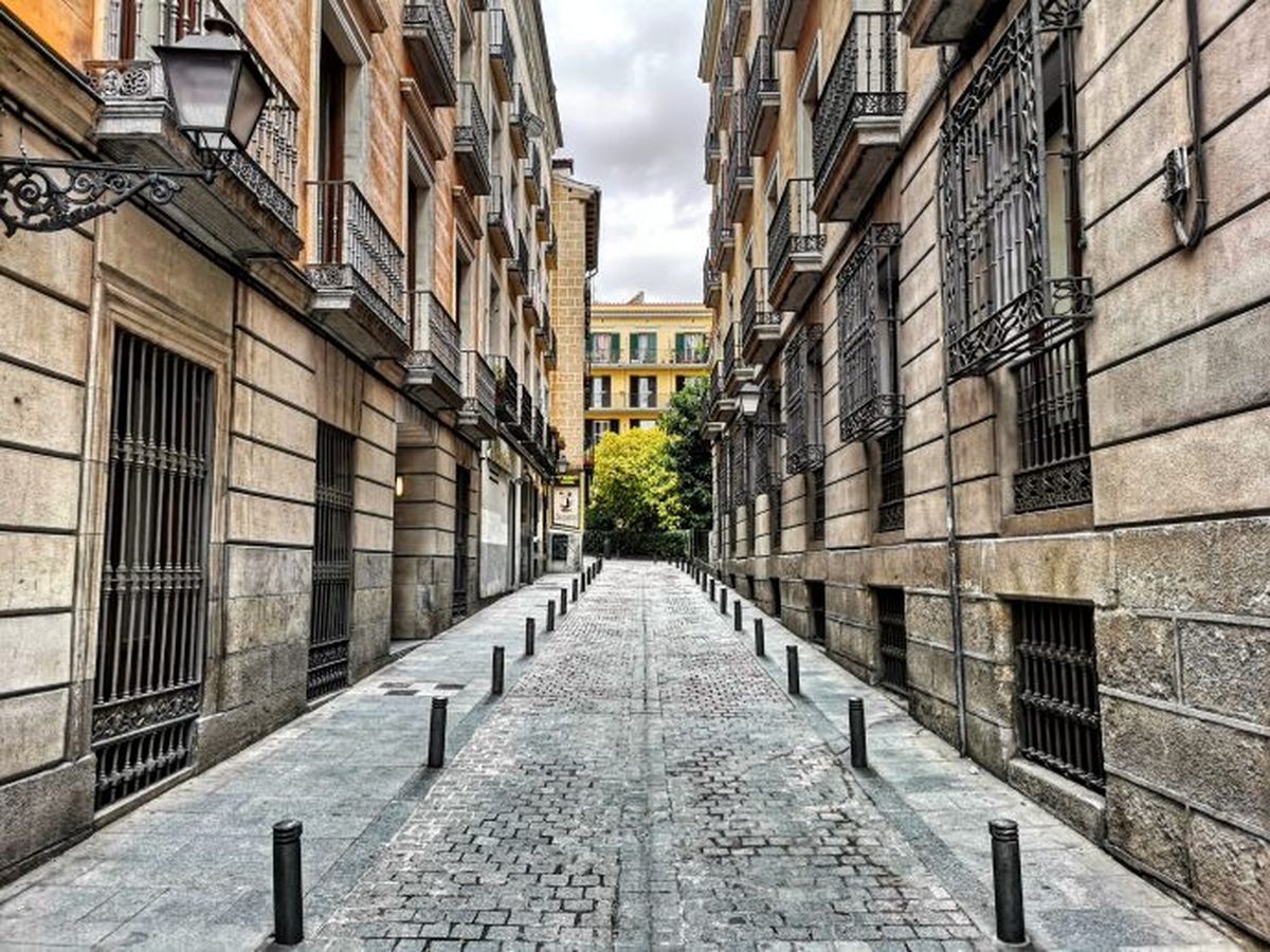 Calle de los señores de Luzón. Calle de los señores de Luzón.