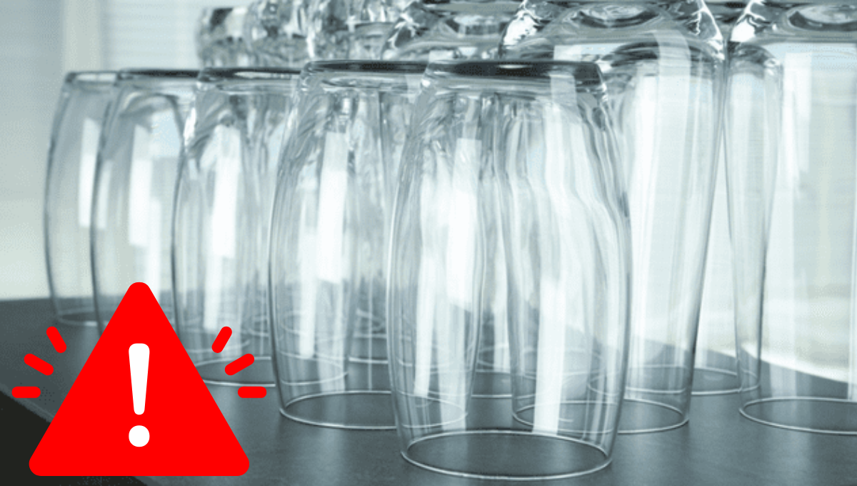 Seguro desconocías las razones: ¿Por qué nunca debes secar los vasos boca abajo?