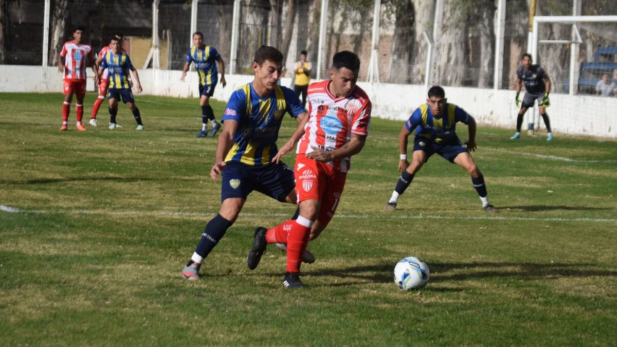 Iván Leszczuk es una de las figuras de San Martín. El jugador se refirió al choque ante Huracán Las Heras en el General San Martín.