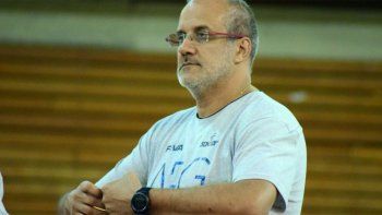 El DT de la selección mayor de vóley pidió ayuda para los juveniles en las redes
