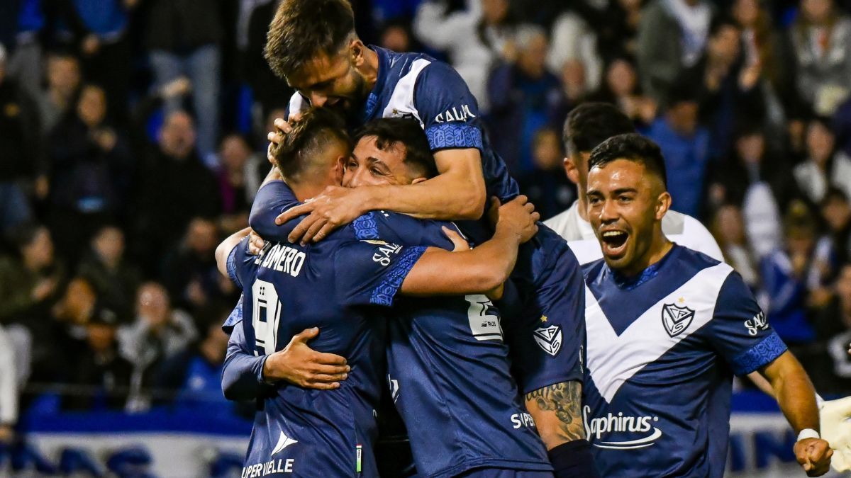 Vélez venció a Estudiantes y quedó como único puntero de la Liga Profesional. 