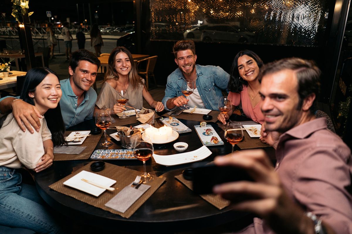 Esta app te ayudará a conocer una gran cantidad de gente. Esta app te ayudará a conocer una gran cantidad de gente.