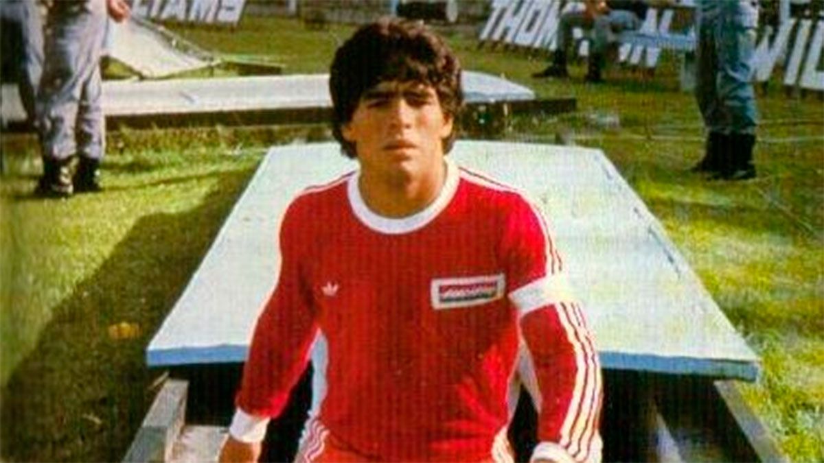 Alberto Fernández recordó el debut de Diego Maradona