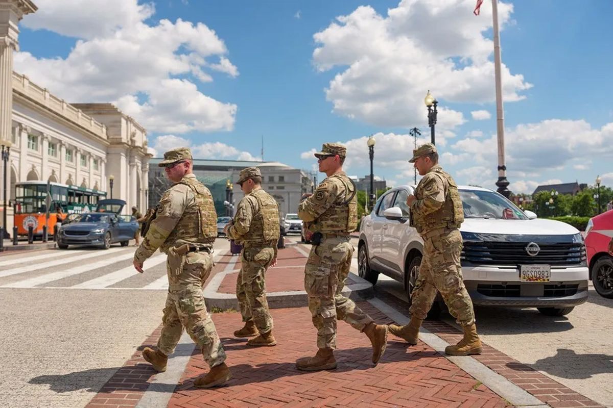 Miembros de la Guardia Nacional patrullan la ciudad de Washington (Archivo). Crédito: EFE/EPA/Aaron Schwartz. Miembros de la Guardia Nacional patrullan la ciudad de Washington (Archivo). Crédito: EFE/EPA/Aaron Schwartz.