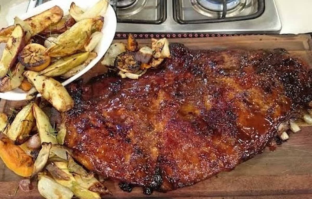 Rico barato y delicioso. El pechito de cerdo con manta es uno de los mejores cortes para tirar a la parrilla. Rico barato y delicioso. El pechito de cerdo con manta es uno de los mejores cortes para tirar a la parrilla. 