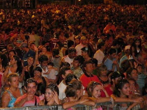 Godoy Cruz festeja el Carnaval por los barrios con música y corsos