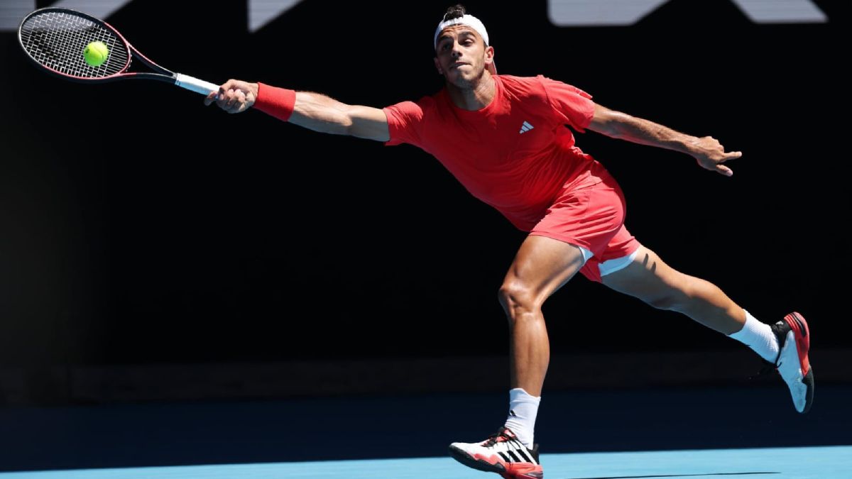 El Rulo. Francisco Cerúndolo, 31° preclasificado, estuvo cerca de dar el batacazo, pero se despidió como el último argentino en abandonar el cuadro de singlistas. El Rulo. Francisco Cerúndolo, 31° preclasificado, estuvo cerca de dar el batacazo, pero se despidió como el último argentino en abandonar el cuadro de singlistas.