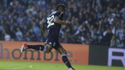 Racing se recuperó con una goleada sobre Temperley