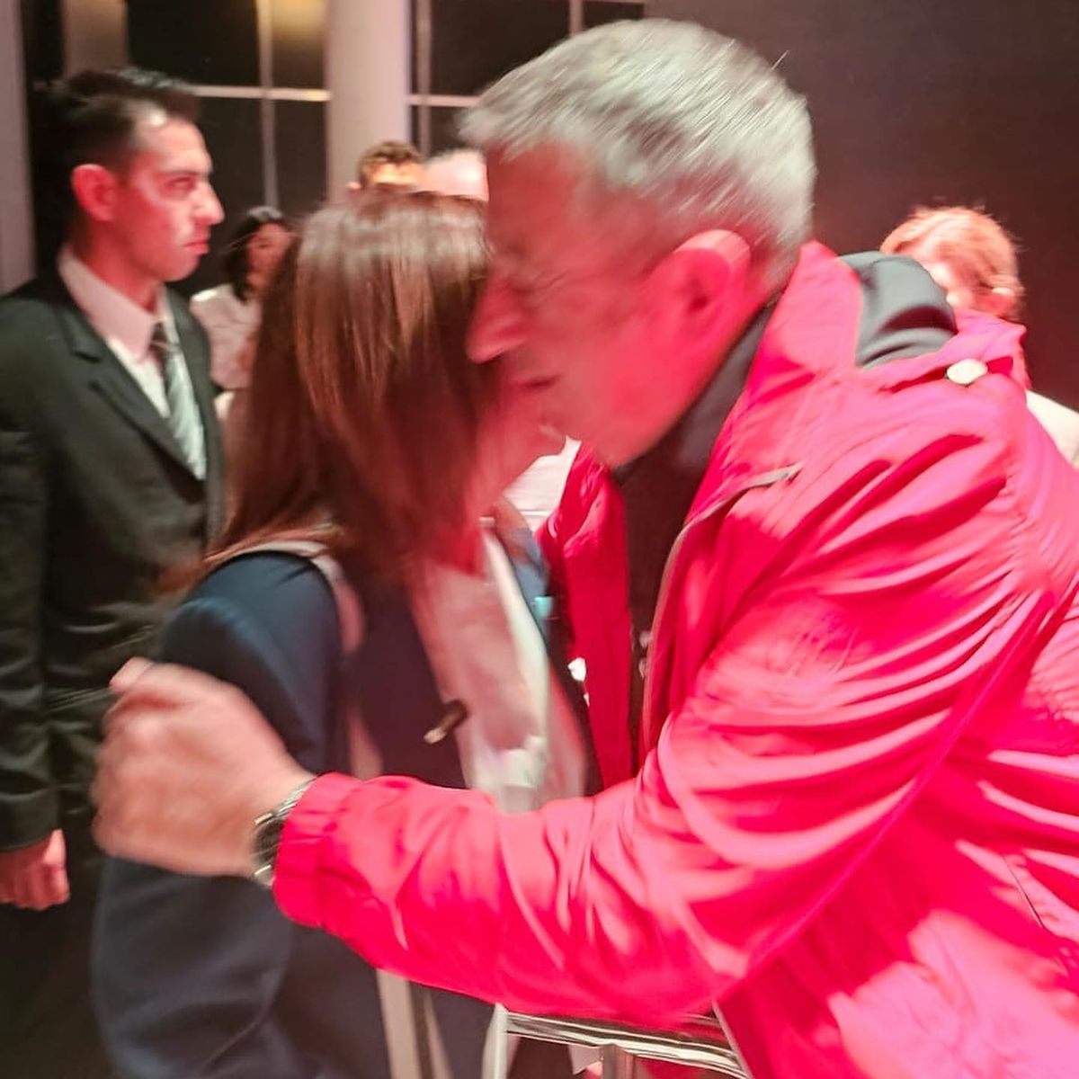 El domingo Cobos viajó a Buenos Aires y saludó a Patricia Bullrich en el búnker de Juntos por el Cambio.