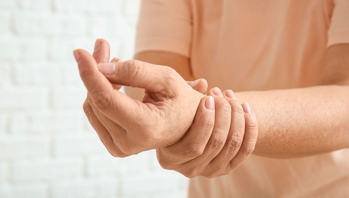 Numerosos estudios han demostrado que el síndrome de piernas inquietas (SPI) podría agravar los síntomas motores y no motores en pacientes con enfermedad de Parkinson (EP). Numerosos estudios han demostrado que el síndrome de piernas inquietas (SPI) podría agravar los síntomas motores y no motores en pacientes con enfermedad de Parkinson (EP).