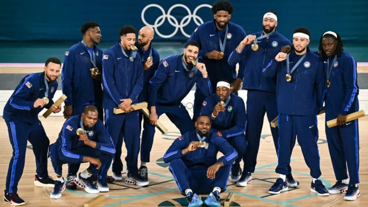 Estados Unidos y su Dream Team se quedó con la medalla dorada de los Juegos Olímpicos de París 2024, su quinto oro consecutivo. Estados Unidos y su Dream Team se quedó con la medalla dorada de los Juegos Olímpicos de París 2024, su quinto oro consecutivo.