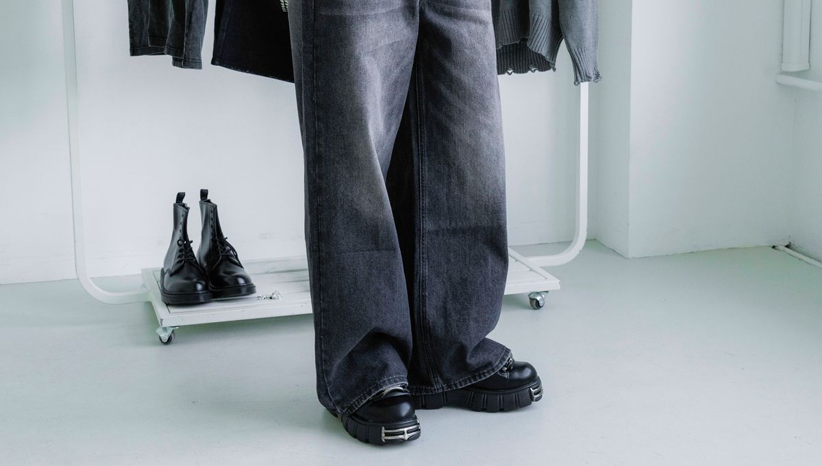 Utiliza cordones del mismo color de los jeans o parecidos para que no se vean. Utiliza cordones del mismo color de los jeans o parecidos para que no se vean. 