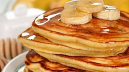 Recetas: tortitas de banana proteicas con 2 ingredientes y en 6 minuto