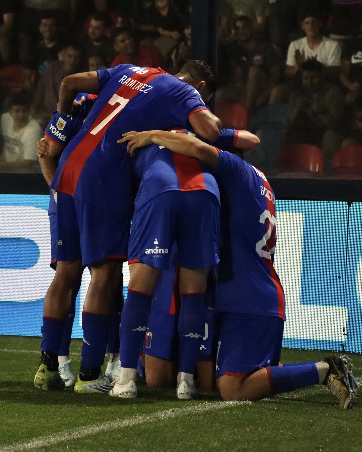 Tigre se quedó con un triunfo importantísimo de local ante Boca. Tigre se quedó con un triunfo importantísimo de local ante Boca.